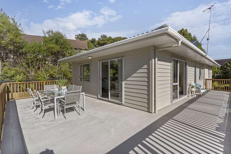 15 Longfellow Parade Glen Eden_18