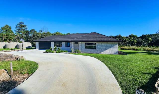New home easy walk to Kerikeri