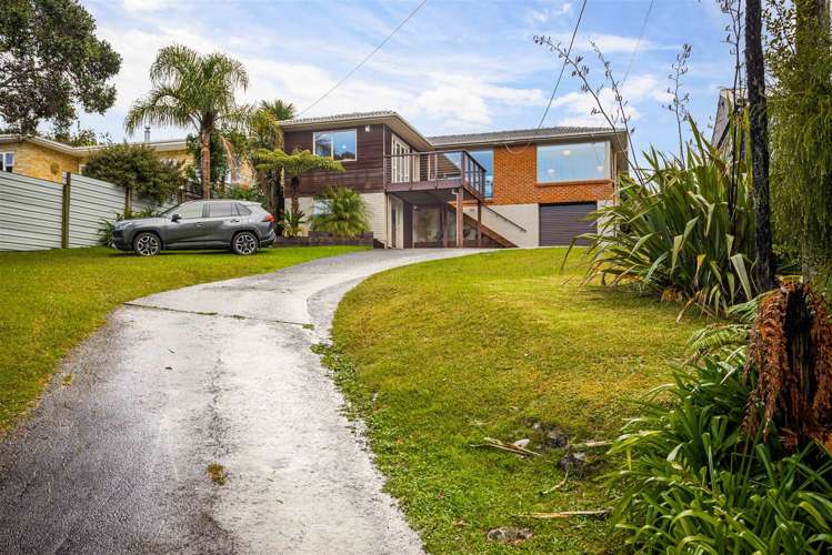 8 Rauhuia Crescent Parau_19