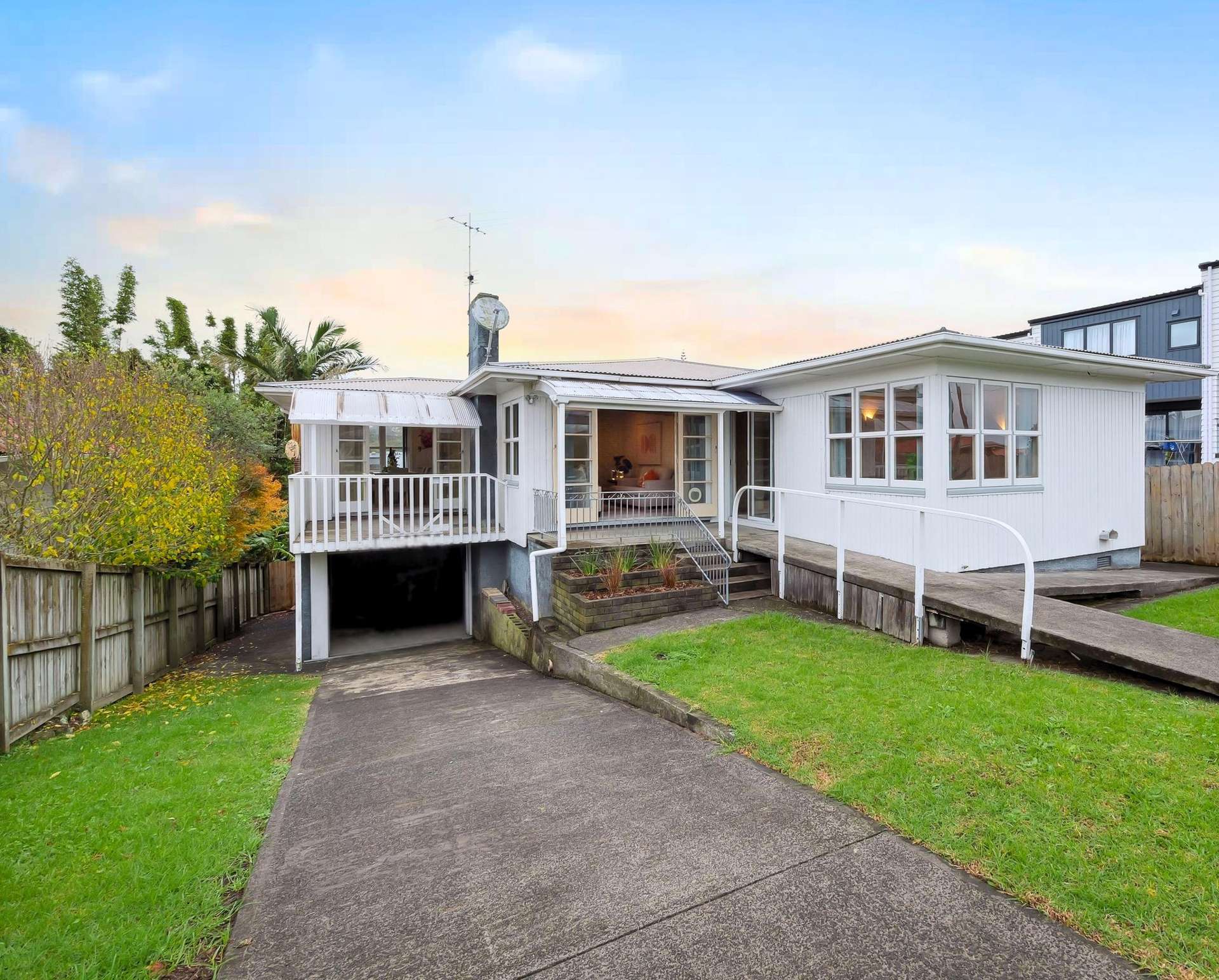 16 Sylvan Crescent Te Atatu South_0
