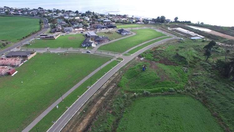 14 Whata Street Clarks Beach_7