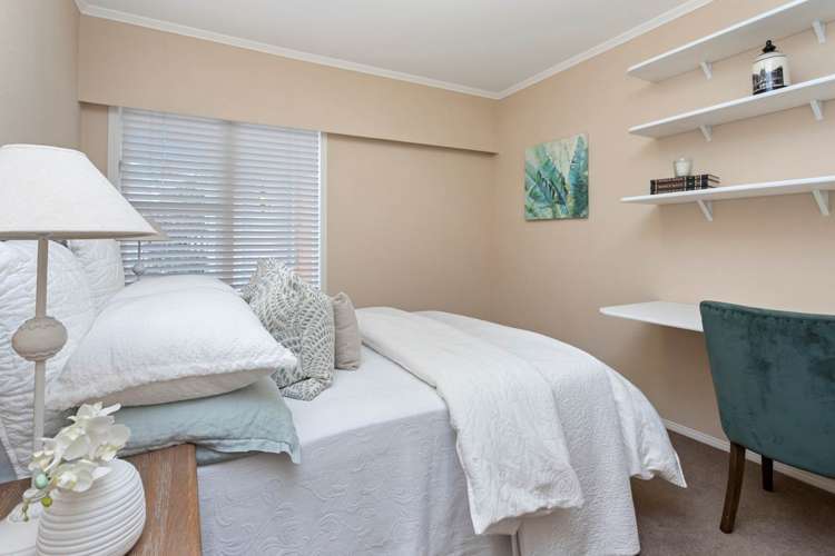 11 Seymour Road Mellons Bay_22