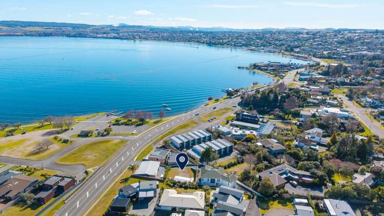 380 Lake Terrace Two Mile Bay_4