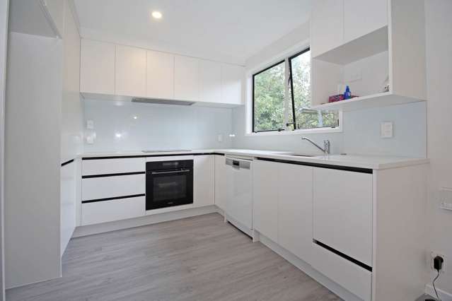 1/141 Bradbury Road Botany Downs_4