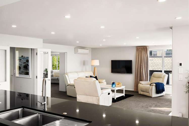 2/203 Marine Parade Mt Maunganui_10