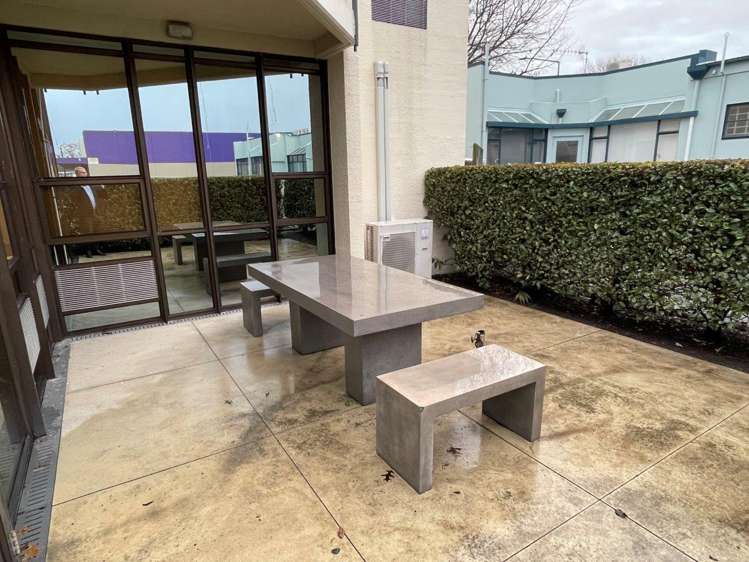 213 Queen Street West Hastings_8