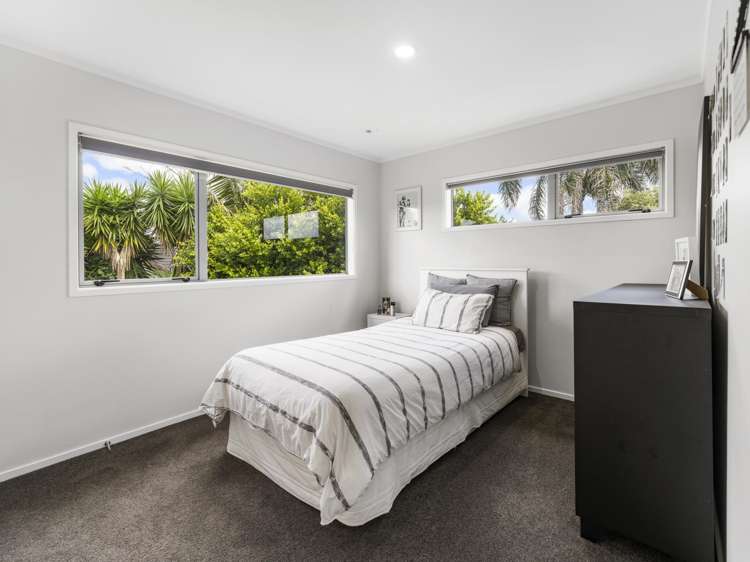 60 Intrepid Crescent Beachlands_16