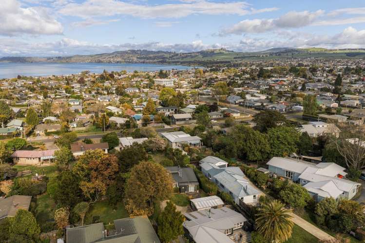 2/31 Tamatea Road Taupo_29