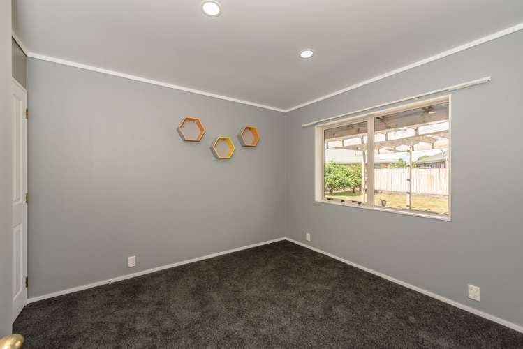 21 Farnborough Drive Nawton_11