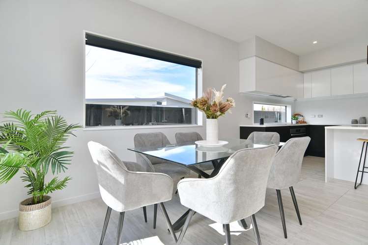 13 Picadilly Avenue Casebrook_6