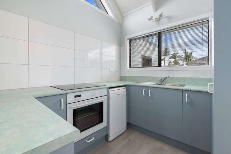 2/25 Hatton Road Orewa_6