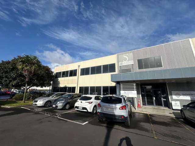Cost Effective Fitted Central Manukau Office