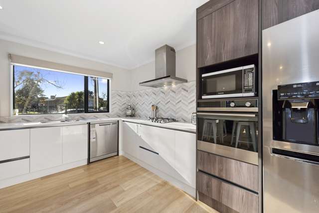 1/11 Gazeley Avenue Silverdale_1