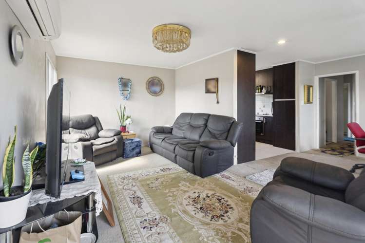 44 Sharland Avenue Manurewa_12