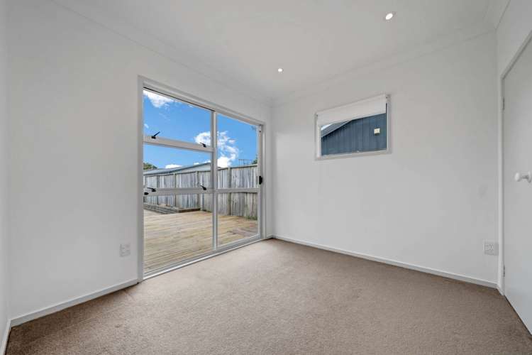 54 Edgewater Drive Pakuranga_10