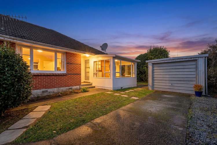 2/49A Shakespeare Avenue_0