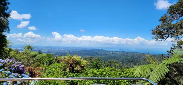 Charming 2-Bedroom Retreat with Stunning Views