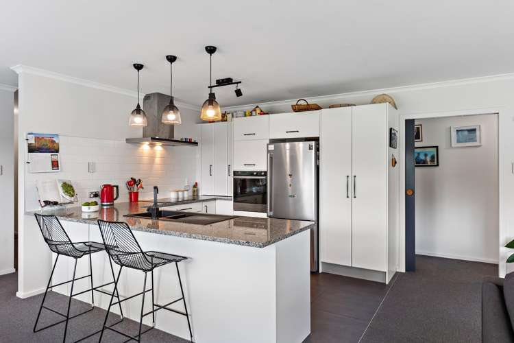 1098 Queen Street East Levin_5