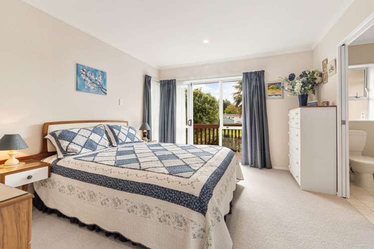 18 Gillett Place Botany Downs_10