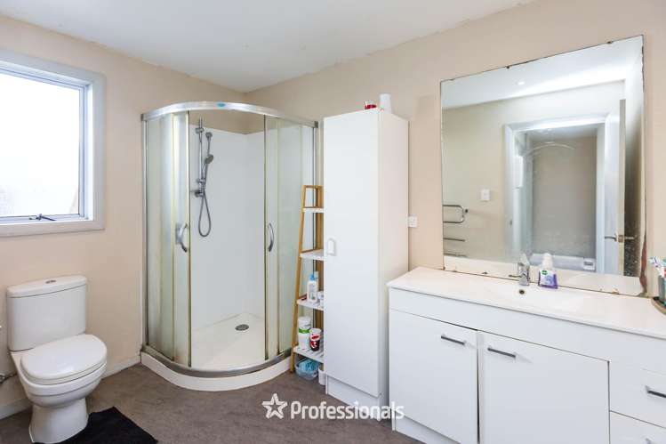 24 Bouverie Street Petone_10