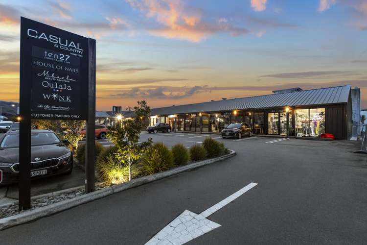 Shop 4, 1027 Ferry Road Ferrymead_1