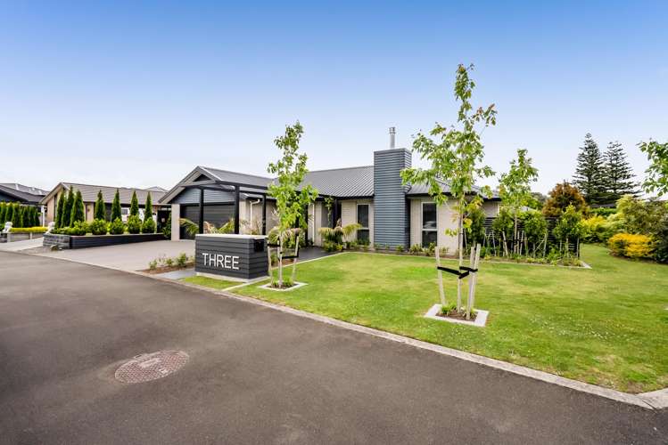 3 Condor Crescent Bell Block_46