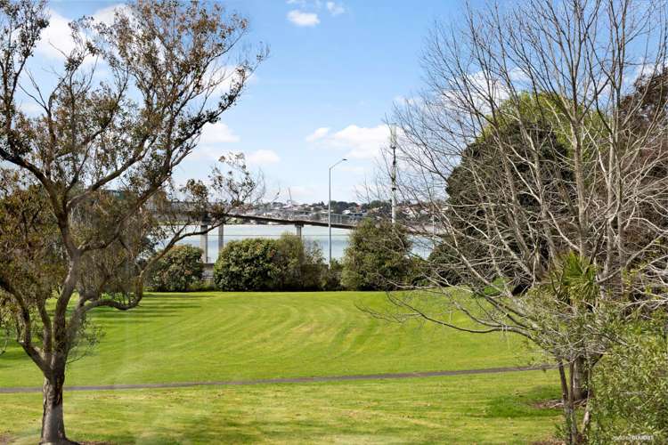 2/135 Exmouth Road Northcote_0