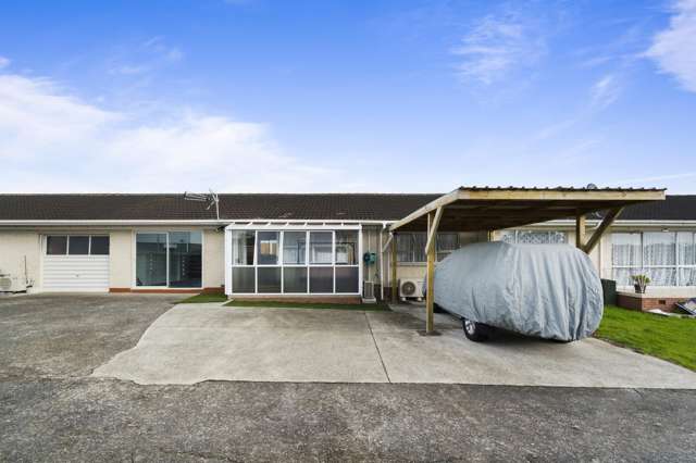 Prime Papatoetoe Location - Must Be Sold