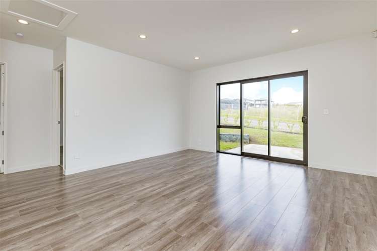 1 Hutukawa Drive Beachlands_13