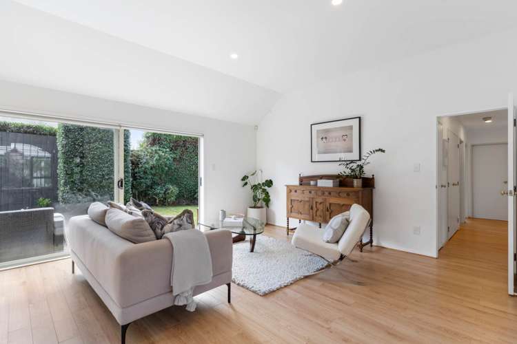 2/116 Riddell Road Glendowie_7