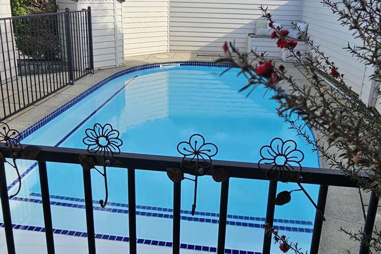 1 Landing Drive Pyes Pa_11