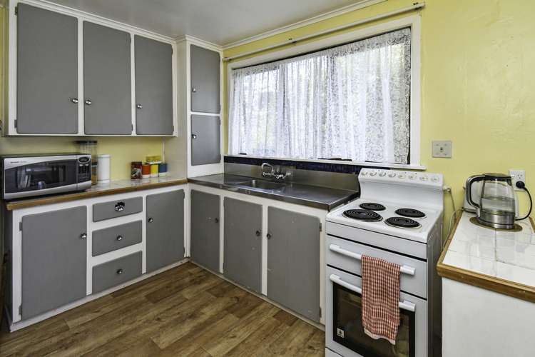 17 Matapouri Road Mangere Bridge_10