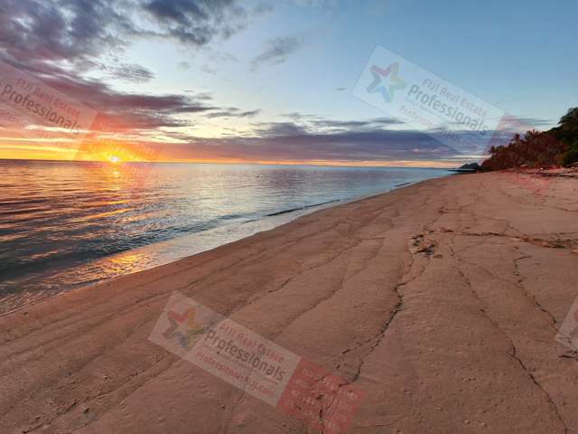 DISCOUNT PRICE! - BUILD YOUR HOME ON MANA ISLAND'S SOFT WHITE SANDY BEACH IN FIJI