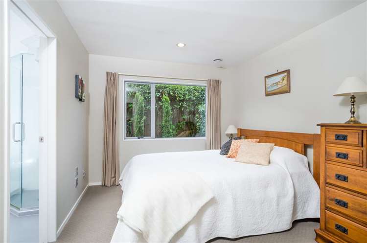 2 Lemon Grove Lane Greenhithe_18