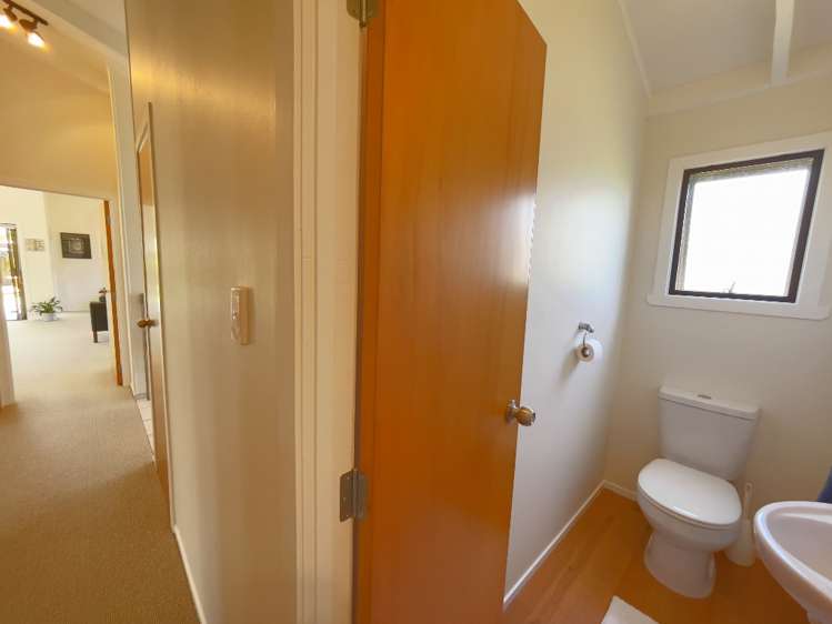 402 Linton Crescent Whangamata_17