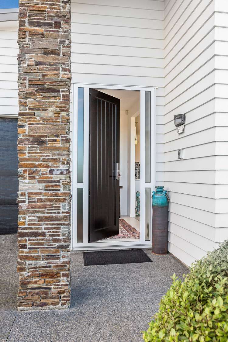 26 Seaview Crescent Hatfields Beach_1