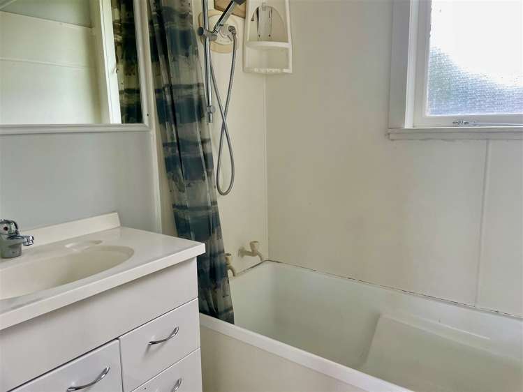 12 Chaucer Place Blockhouse Bay_9