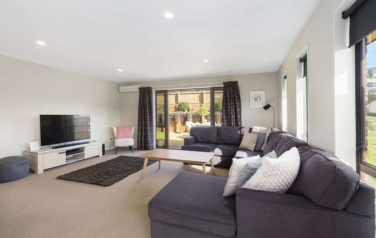 30 Dusky Crescent Aotea_5