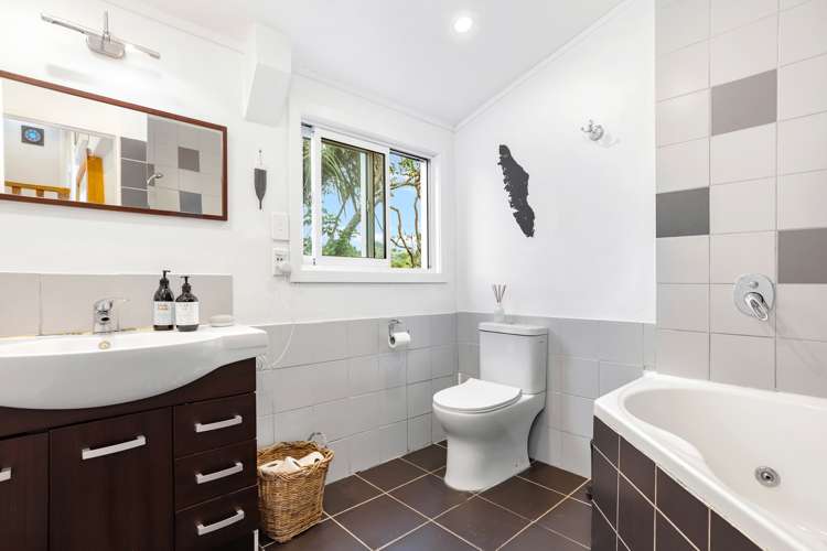 20 Warner Park Avenue Laingholm_19