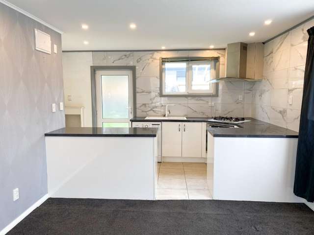 Two bedroom unit in Olliviers Road