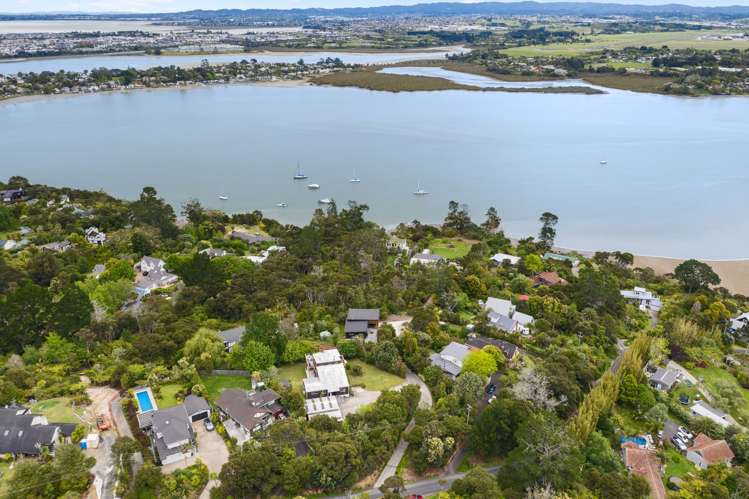 17 Chatham Avenue Paremoremo_36