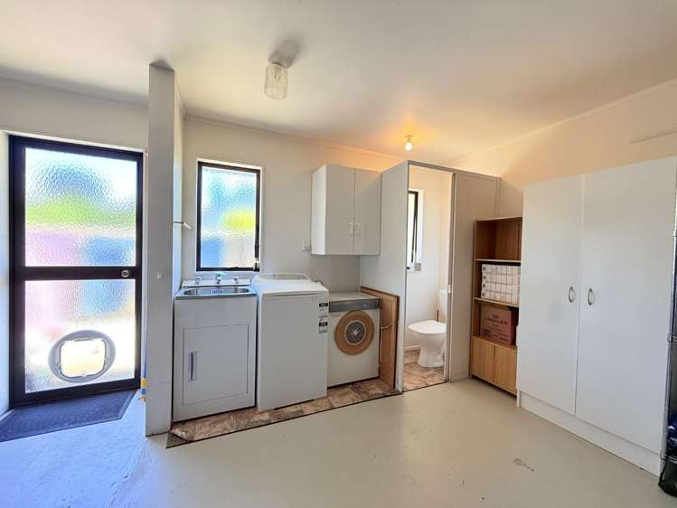 7 Burton Way 10796_9