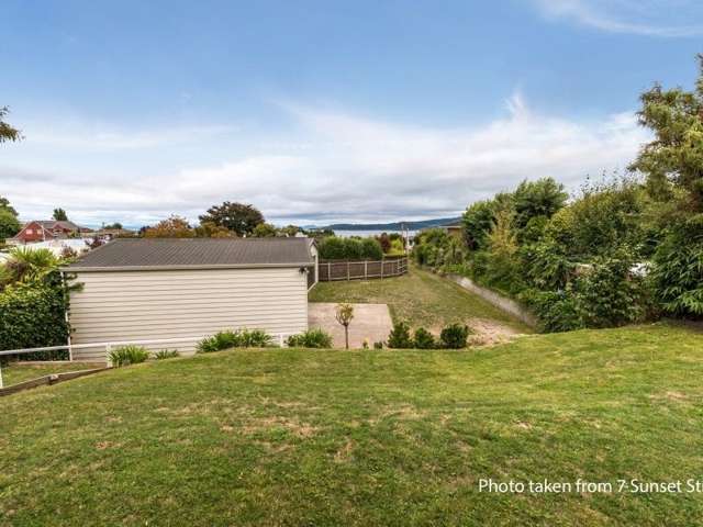 1/8 Puriri Street Hilltop_2