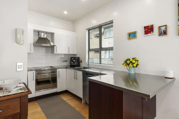 12/60 Owen Street Newtown_4