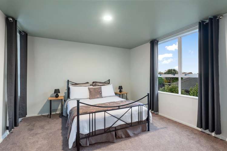 74 Regency Crescent Redwood_13