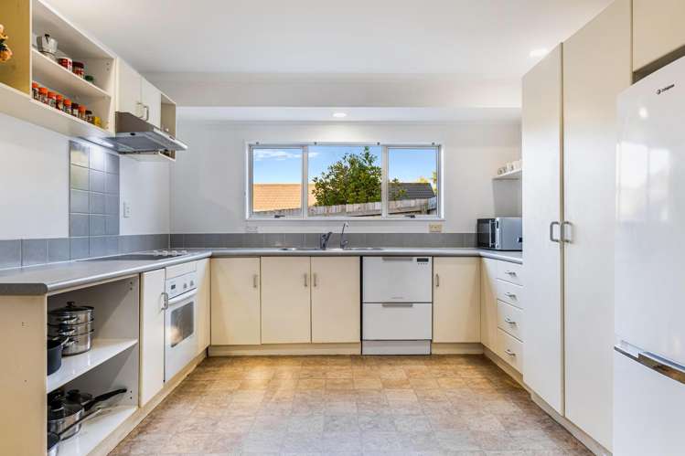 19 Brookvale Park Stanmore Bay_5