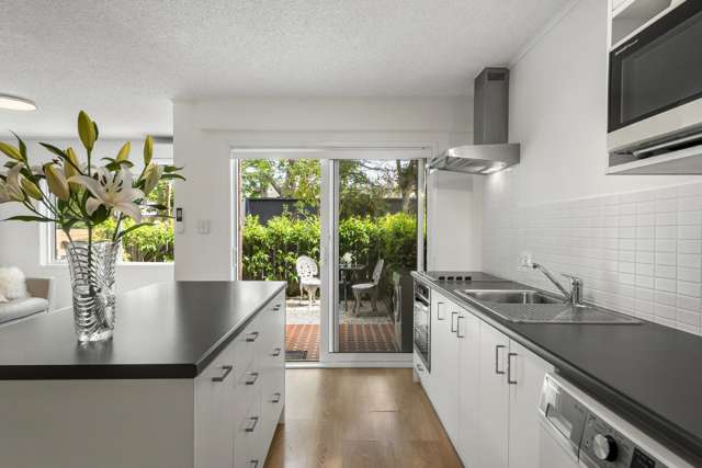 4/83 Lake Road Devonport_2