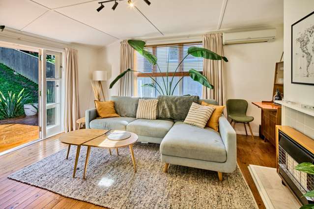 15 Greer Crescent Tawa_3