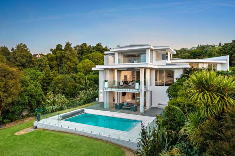 824 Redoubt Road Flat Bush_1