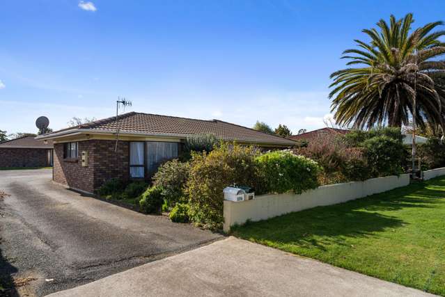 27a Holland Street Glenholme_1